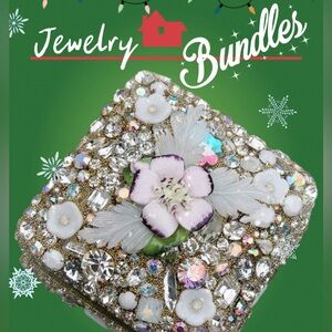 3 lb bundle of jewelry, modern costume necklaces bracelets earrings